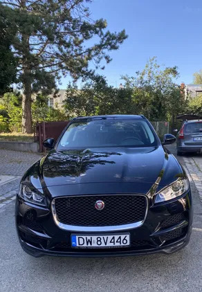 samochody osobowe Jaguar F-Pace cena 110000 przebieg: 100300, rok produkcji 2018 z Wrocław